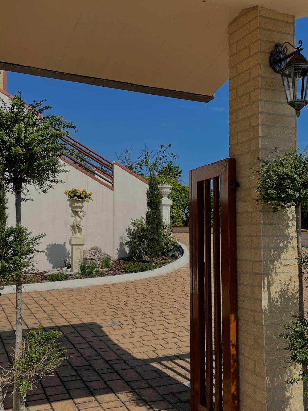 Appartamento In Villa Villalfonsina Екстериор снимка